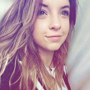 Meet your Posher, Selena